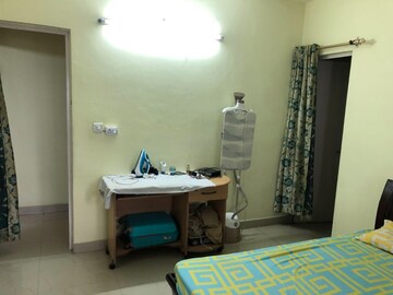 Bedroom in 3 BHK Apartment at Alaknanda Apartment Gomti Nagar, Gomti Nagar – for Rent