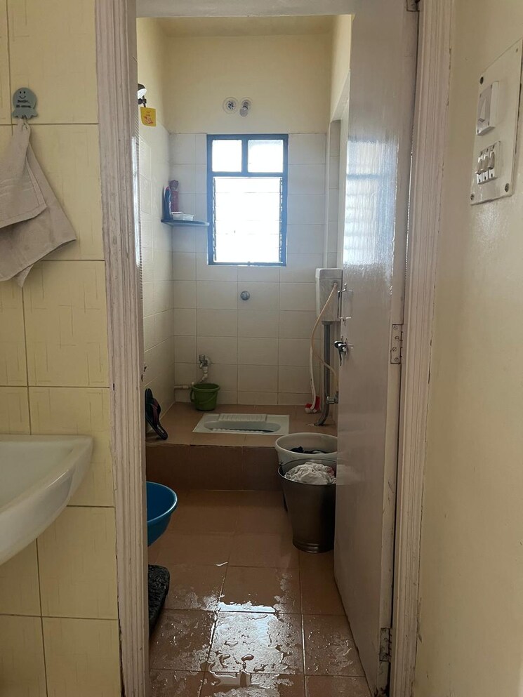 Bathroom, suvarna-park 2 Bedroom 900 Sq.Ft. Apartment In Bavdhan Pune 8115785