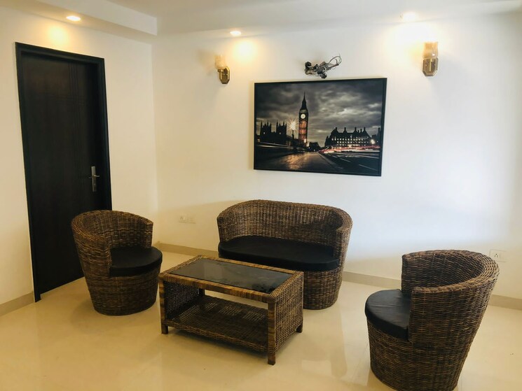 Living Room, ardee-city 4 Bedroom 400 Sq.Yd. Builder Floor In Sector 52 Gurgaon 8115787