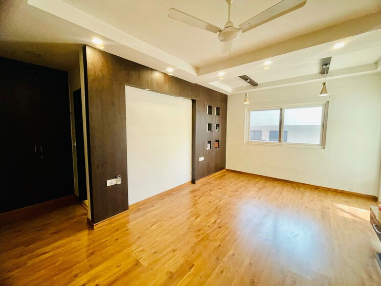 Room, ardee-city 4 Bedroom 400 Sq.Yd. Builder Floor In Sector 52 Gurgaon 8115787