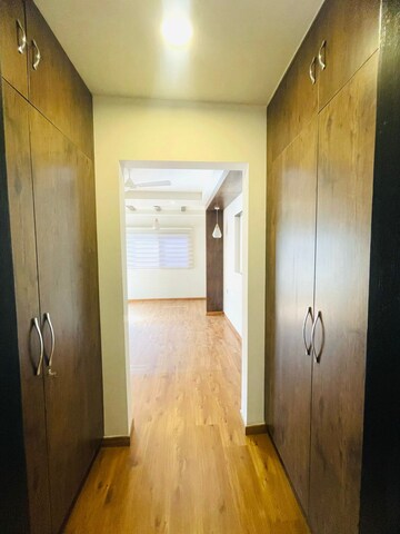 Bathroom in 4 BHK Builder Floor at Ardee City, Sector 52 – for Rent