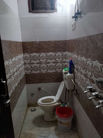 Bathroom in 1.5 BHK Builder Floor at Shastri Nagar – for Rent