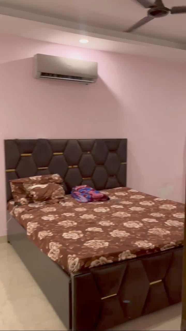 4 BHK Builder Floor For Sale in Parklands