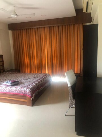 Bedroom in 4 BHK Apartment at Basant Garden – for Rent