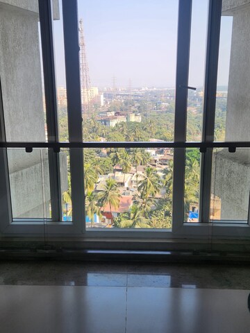 Bedroom in 3 BHK Apartment at Chembur – for Rent