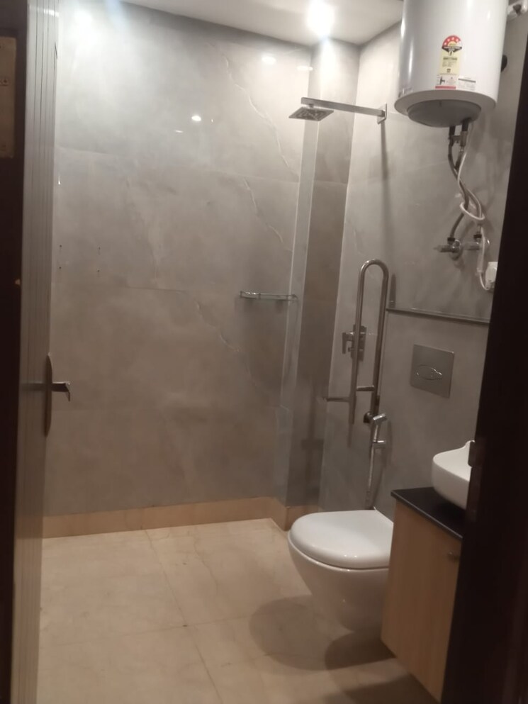 Bathroom, unitech-fresco 3 Bedroom 1877 Sq.Ft. Apartment In Sector 50 Gurgaon 8115996