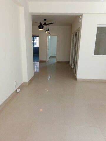 Room in 3 BHK Apartment at Emaar Emerald Floors Premier, Sector 65 – for Rent