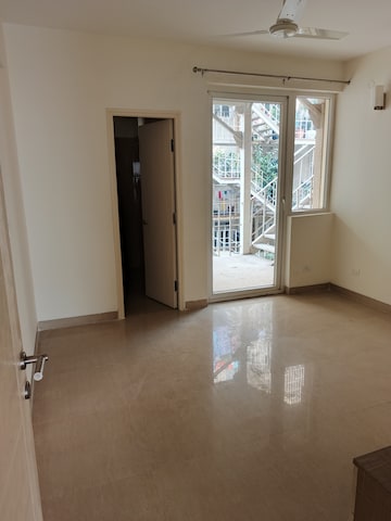 Room in 3 BHK Apartment at Emaar Emerald Floors Premier, Sector 65 – for Rent