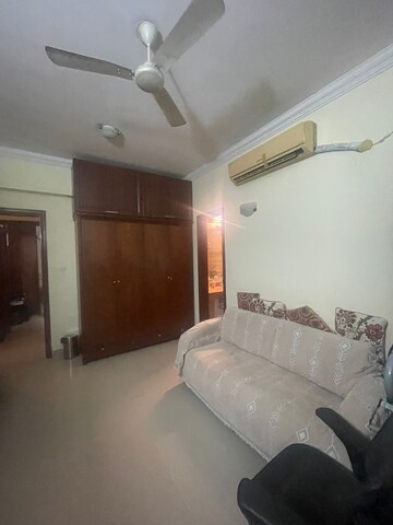 Living Room in 3.5 BHK Apartment at Chembur – for Rent