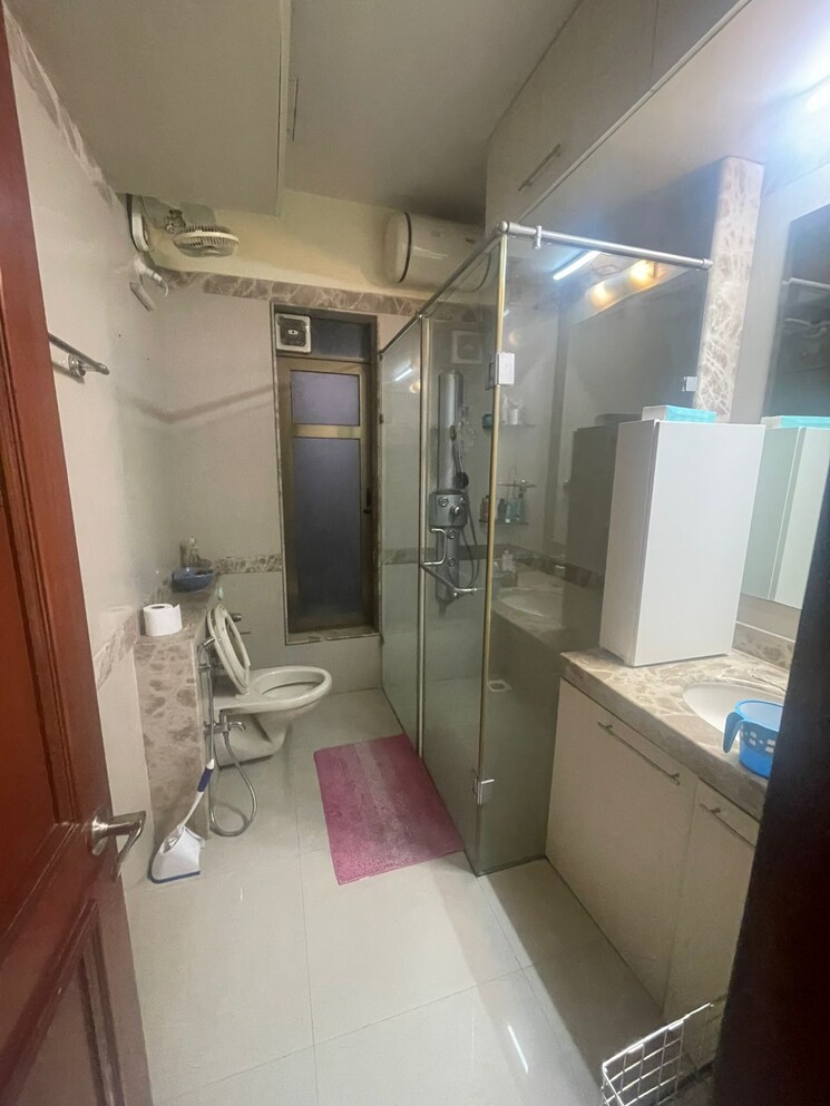 Bathroom, chembur 3.5 Bedroom 1950 Sq.Ft. Apartment In Chembur Mumbai 8116025