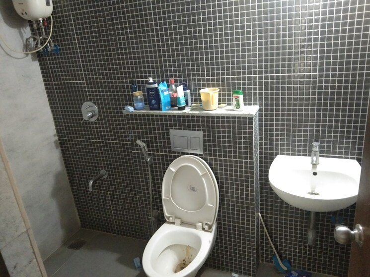 Bathroom, lodha-palava-city 2 Bedroom 480 Sq.Ft. Apartment In Dombivli East Thane 8116068