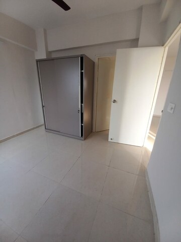 Room in 2 BHK Apartment at Signature Global The Millennia, Sector 37d – for Rent