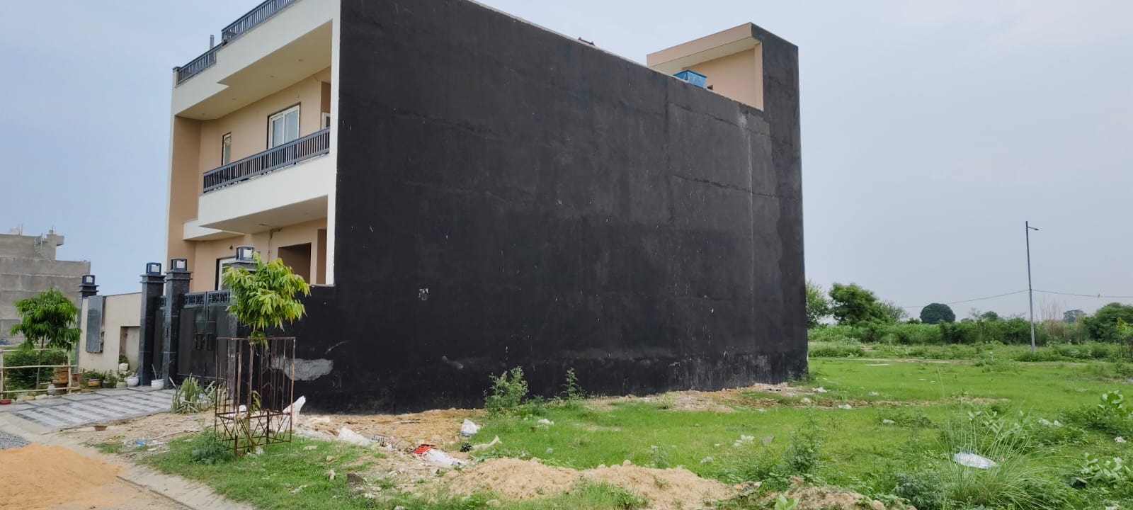 Plot For Sale in Wave City