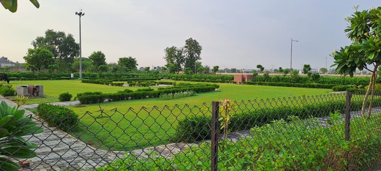 Garden, wave-city  200 Sq.Mt. Plot In Wave City Ghaziabad 8116120