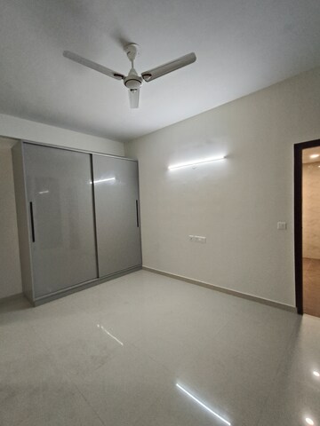 Room in 3.5 BHK Apartment at Aerocity – for Rent