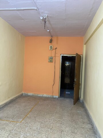 Room in 2 BHK Apartment at Sector 10 – for Rent