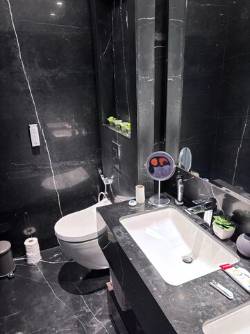 Team Area in 4 BHK Apartment at Lower Parel – for Rent