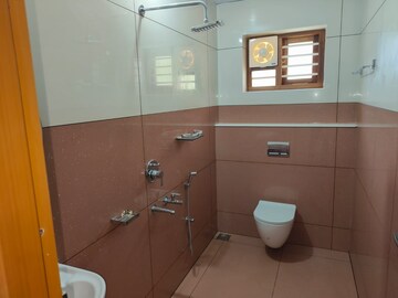 Bathroom in 4 BHK Villa at Peroorkada – for Sale