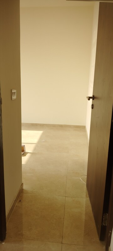 Room in 1 BHK Apartment at Sunteck Maxxworld, Naigaon East – for Rent