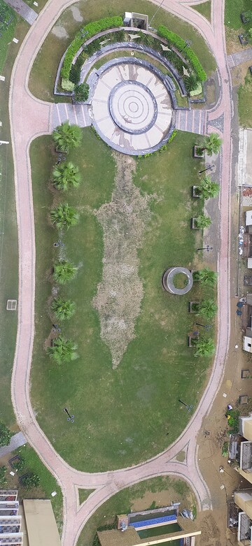 1 RK Apartment – Garden View at Supertech Czar Suites, Omicron I Greater Noida - for Rent