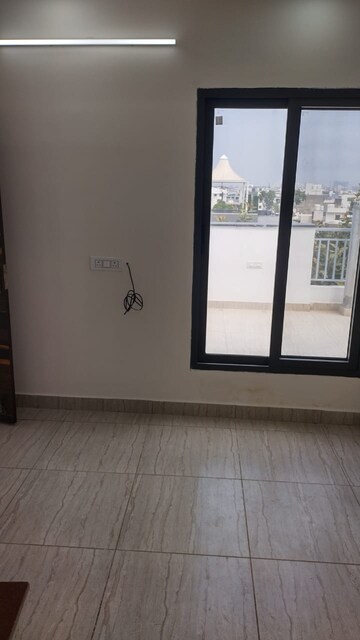 Room in 4 BHK Builder Floor at Rosewood City – for Rent