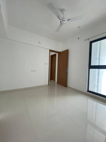 Room in 2 BHK Apartment at Mahavir Kanti Avenue, Nalasopara East – for Sale