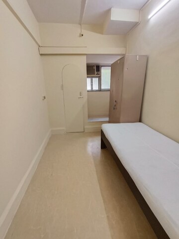 Room in 1 RK Apartment at Santacruz West – for Rent