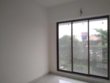 Room in 2 BHK Apartment at Sumatinath GP Complex, Naigaon East – for Sale