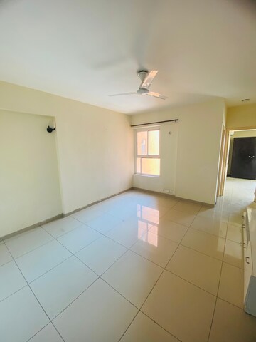 Room in 2 BHK Apartment at Wave Dream Homes, Wave City – for Rent
