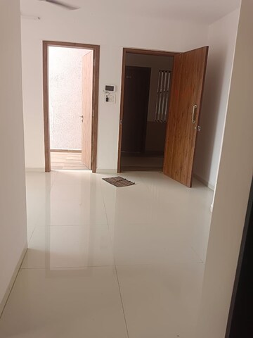 Room in 2 BHK Apartment at Deiv Virat Grandeur, Thakurli – for Rent