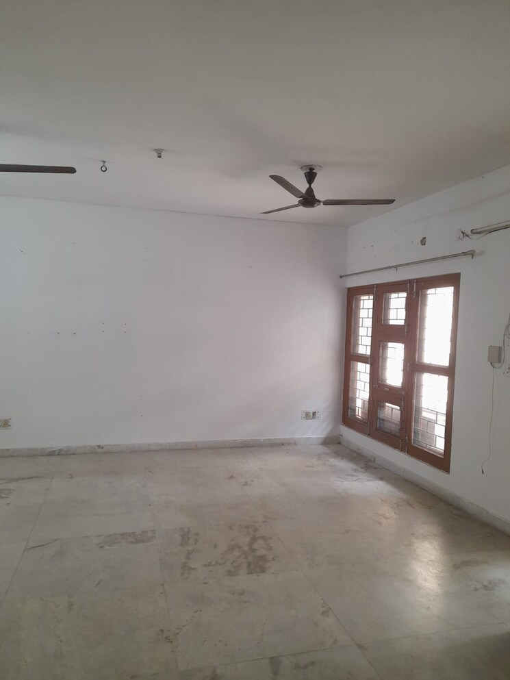 Room, sector 15 ii 3 Bedroom 1800 Sq.Ft. Builder Floor In Sector 15 ii Gurgaon 8116323