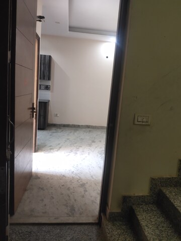 Furnished Amenities in 3 BHK Builder Floor at Guru Nanak Enclave, Dhakoli Village – for Sale