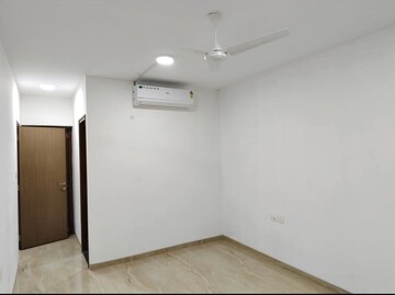 Room in 3 BHK Apartment at Bharat Juhu Vistas, Juhu – for Rent