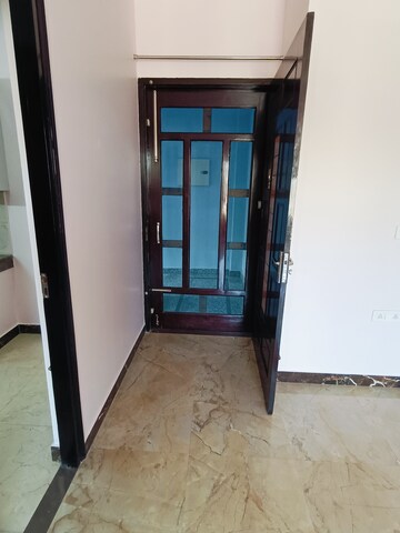 Room in 3 BHK Builder Floor at Ansal API Esencia, Sector 67 – for Rent