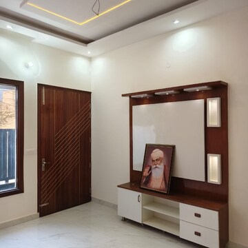 Room in 6 BHK Villa at Sector 127 – for Sale