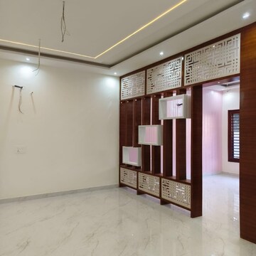 Room in 6 BHK Villa at Sector 127 – for Sale