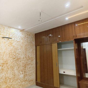 Room in 6 BHK Villa at Sector 127 – for Sale