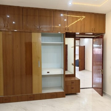 Room in 6 BHK Villa at Sector 127 – for Sale