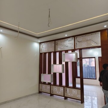Room in 6 BHK Villa at Sector 127 – for Sale
