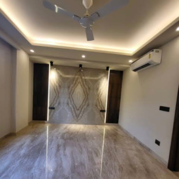 Bedroom in 4 BHK Builder Floor at DLF Silver Oaks, Sector 26a – for Sale