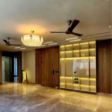 Room in 4 BHK Builder Floor at DLF Silver Oaks, Sector 26a – for Sale
