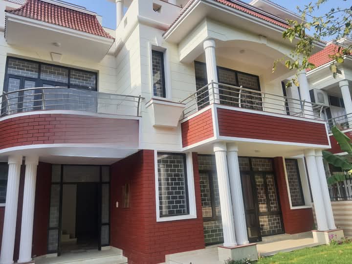 3.5 BHK 300 Sq.Ft. Villa in Ansal Florence Villa