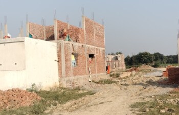 Plot For Sale in Sikandrabad