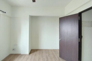 Bedroom in 1 BHK Apartment at Lodha Casa Royale, Balkum Pada – for Rent