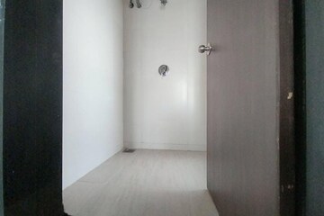 Room in 1 BHK Apartment at Lodha Casa Royale, Balkum Pada – for Rent