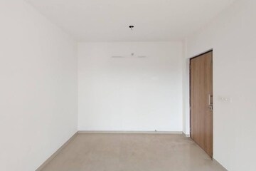 Room in 1.5 BHK Apartment at Lodha Casa Royale, Balkum Pada – for Rent