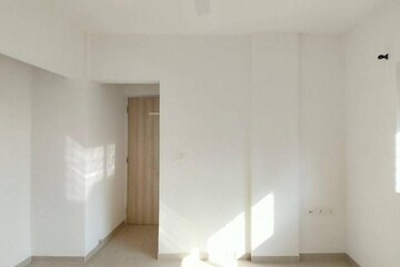 Master Bedroom in 1.5 BHK Apartment at Lodha Casa Royale, Balkum Pada – for Rent