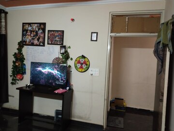 Room in 2 BHK Builder Floor at Ardee City, Sector 52 – for Rent