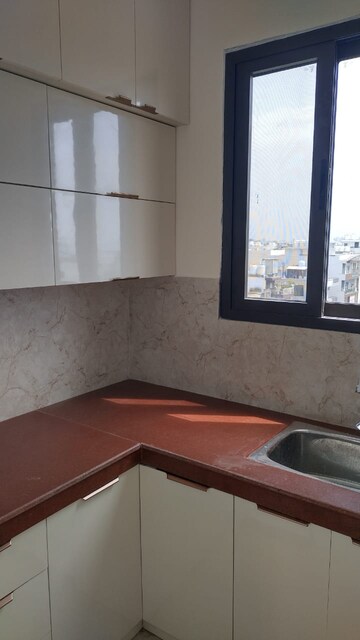 Furnished Amenities in 3.5 BHK Independent House at Unitech Greenwood City Apartment, Sector 45 – for Rent