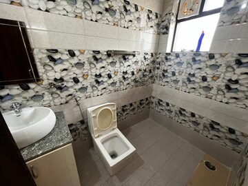 Master Bedroom in 3 BHK Builder Floor at Spazedge, Sector 47 – for Rent